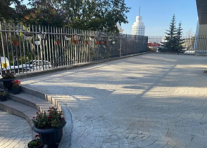 Апартаменты 1004 Close To Peaceful And Spacious Consulates *